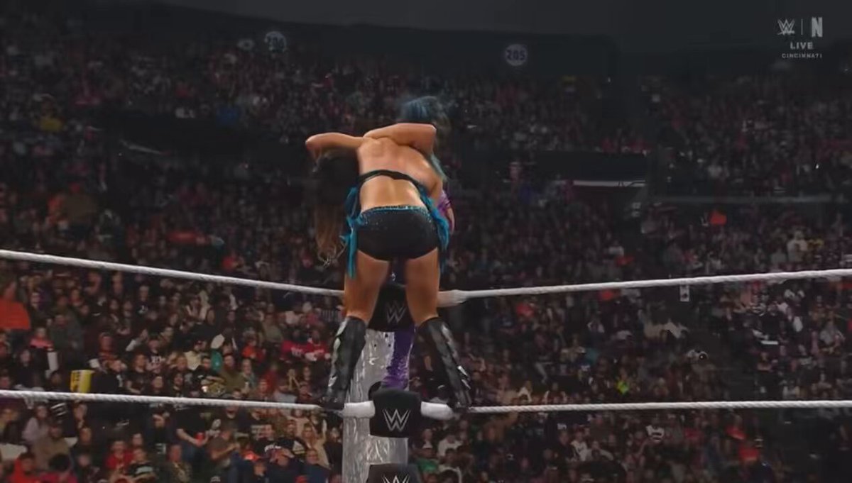 that time Lyra &amp; Dakota got “Holy Sh*t” chants on a random Raw episode for a delayed vertical superplex
