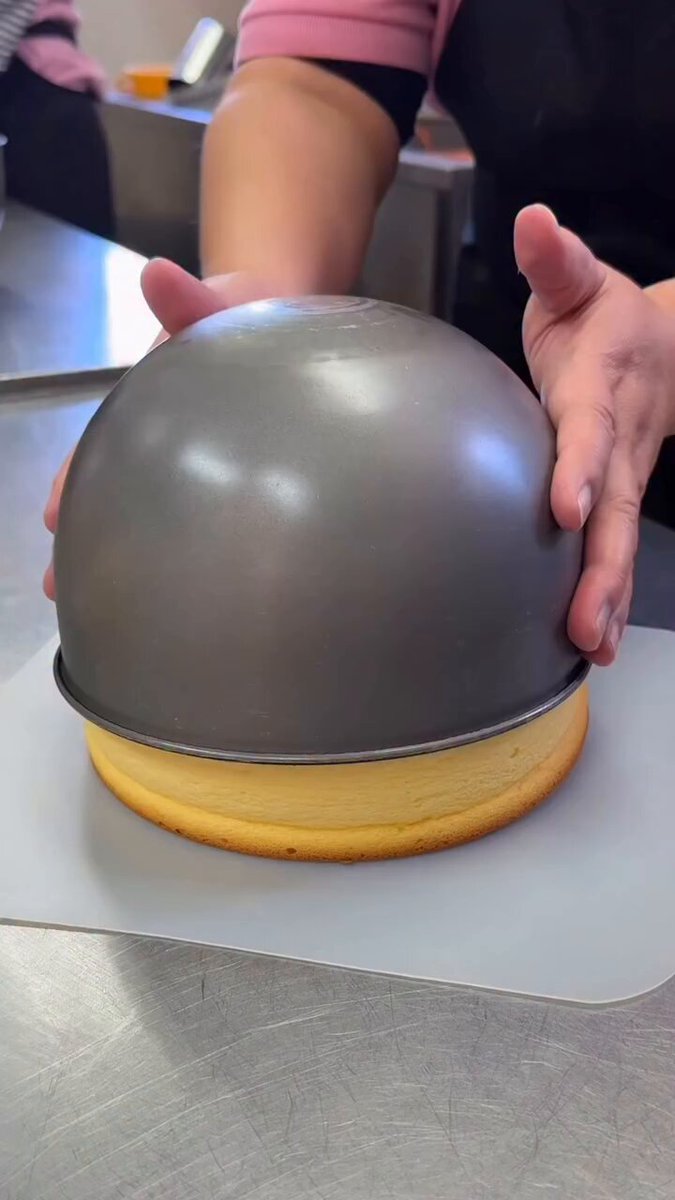 it looks too cute to eat it😍