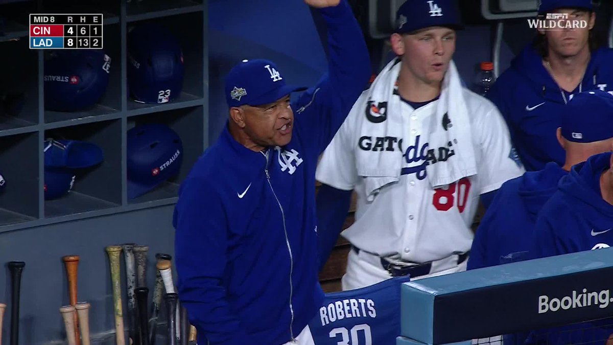Dodgers escape the 7th and the Reds leave the bases loaded AGAIN 😳