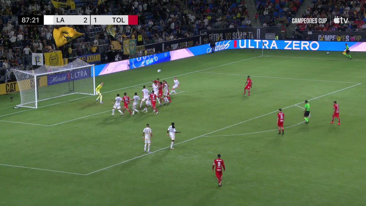 ¡Lo empató el Diablooo! 🔥 Franco Romero pegándole con todo y el Toluca FC anota al 87' para poner el 2-2. 😱😈 Disfruta la Campeones Cup en #MLSSeasonPass o Apple TV+: