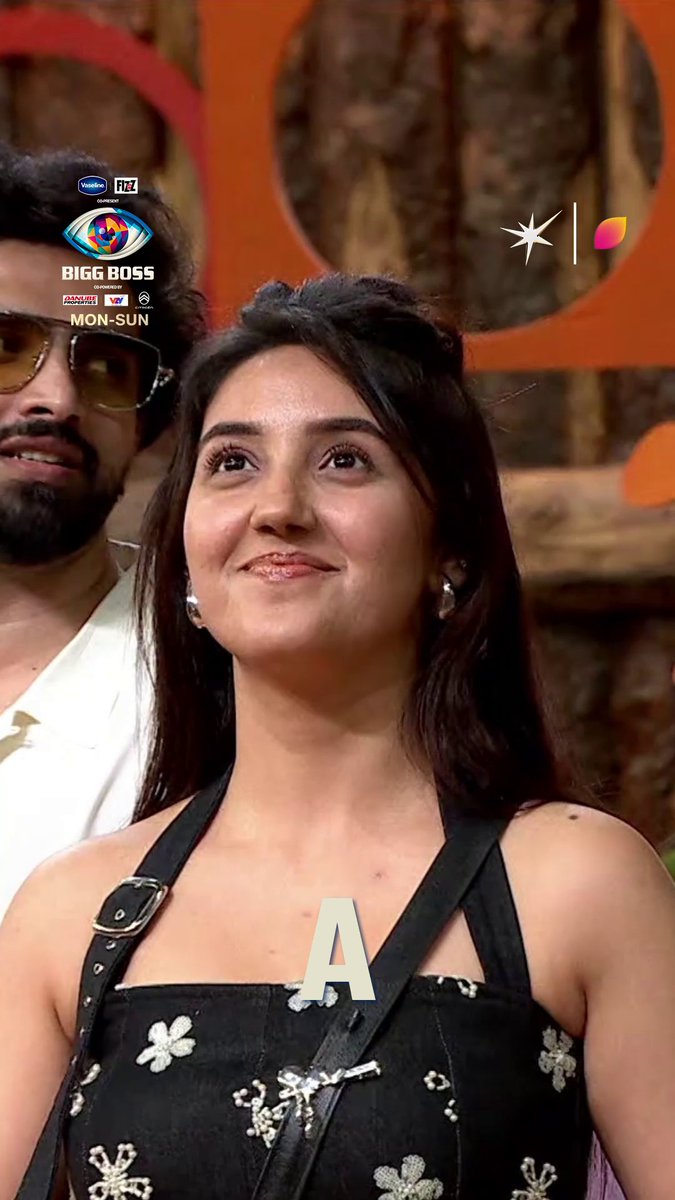 A naam waalon ka game aap sabko kaise lag raha hai? 🤔 Dekhiye #BiggBoss19, Mon-Sun raat 9 baje JioHotstar aur 10:30 baje #Colors par. {BB, Bigg Boss, BB19, Bigg Boss 19} Abhishek bajaj Ashnoor Kaur Amaal Mallik