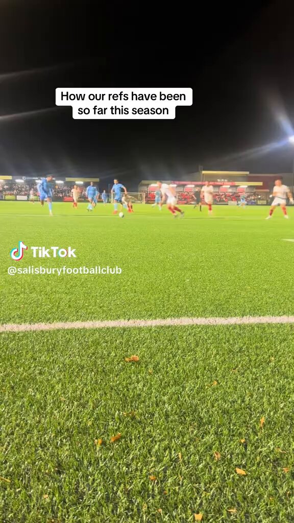 Salisbury lost 4-2 to Dorking Wanderers in the FA Cup on Tuesday night and they literally scored a goal that wasn’t given… These types of goals need to be banned from the game❌