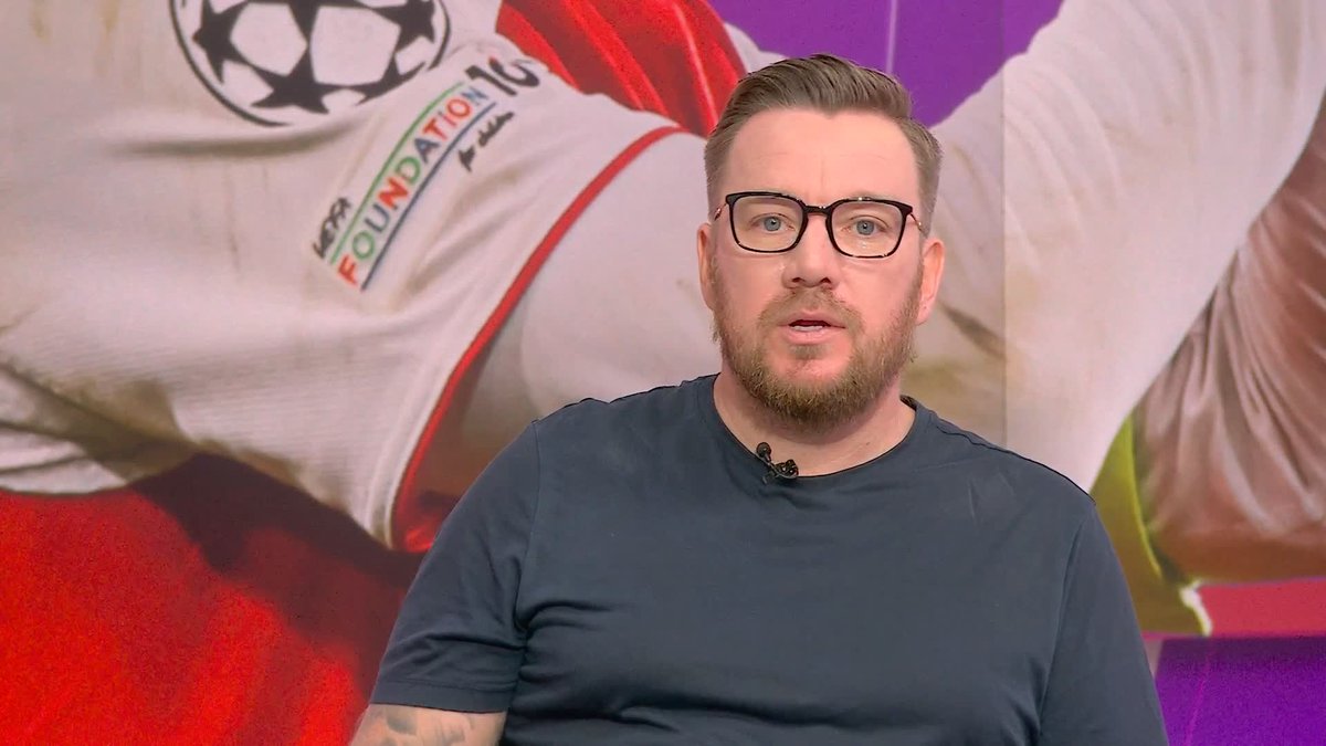 "That is outrageous, they crumble!" 😬 After a very positive week for the club, are Arsenal favourites for both the Premier League and Champions League this season?