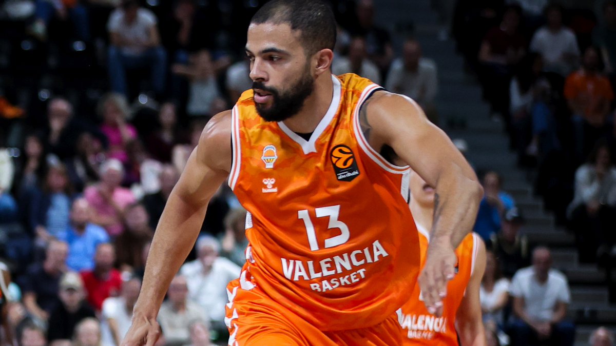 Anadolu Efes'ten Valencia'ya gelen Darius Thompson'ın, ASVEL karşısındaki performansı: 15 Sayı 2 Ribaund 3 Asist 3/6 İki Sayı 2/4 Üç Sayı 3/3 Serbest Atış 13 Verimlilik Puanı
