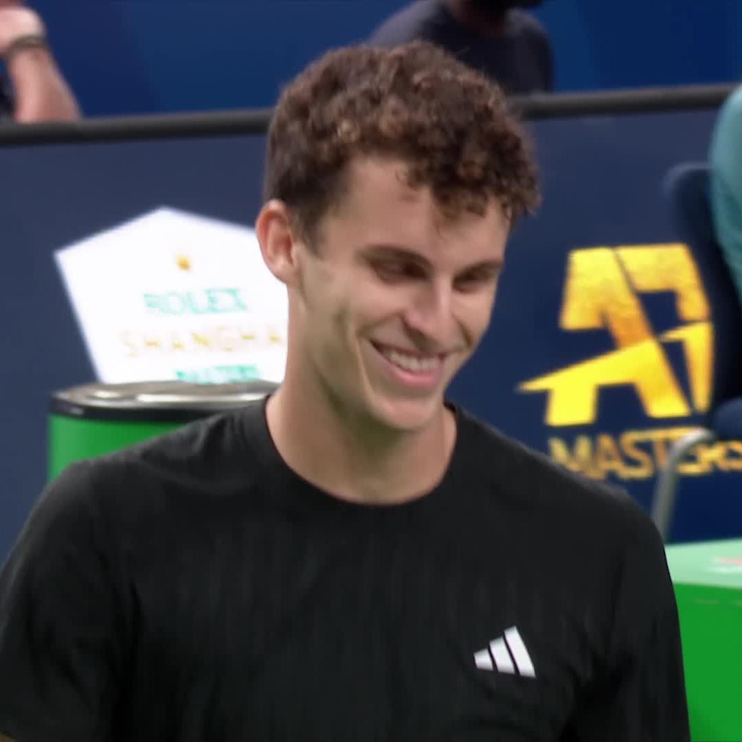 .Juan Manuel Cerúndolo, jugador de tenis y también arquero.
