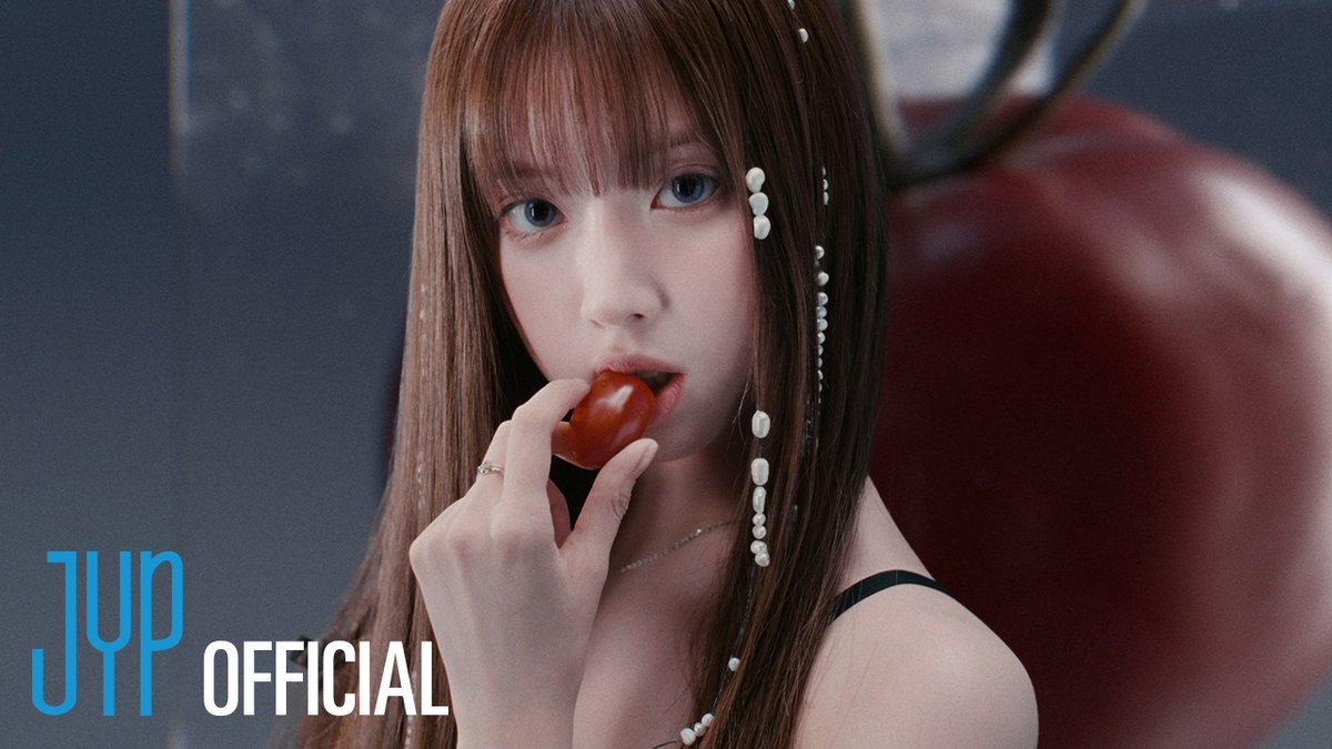 NMIXX(엔믹스) Blue Valentine Core: “SPINNIN’ ON IT” NMIXX 1st Full Album “Blue Valentine” ➫ 2025.10.13 6PM (KST) 🫐 Pre-Save &amp; Pre-Add &amp; Pre-Order #NMIXX #엔믹스 #BlueValentine #NMIXX_BlueValentine #SPINNIN_ON_IT