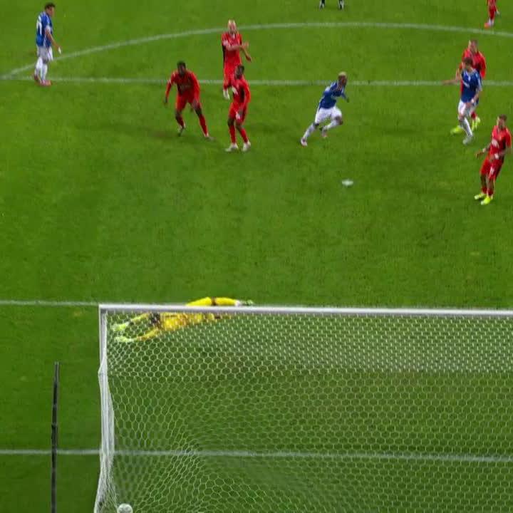 TA AKCJA LECHA 😍💥 Taofeek Ismaheel z golem na 3:0 w starciu z Rapidem. #UECL