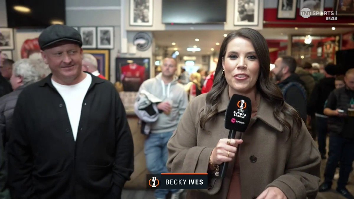 "There's a different buzz, you can sense it tonight!" ⚡ Mark, landlord of The Boot Room, shares his excitement before Nottingham Forest’s long-awaited European night 🤩 🎙️ Becky Ives | 📺 TNT Sports &amp; discovery+ UK