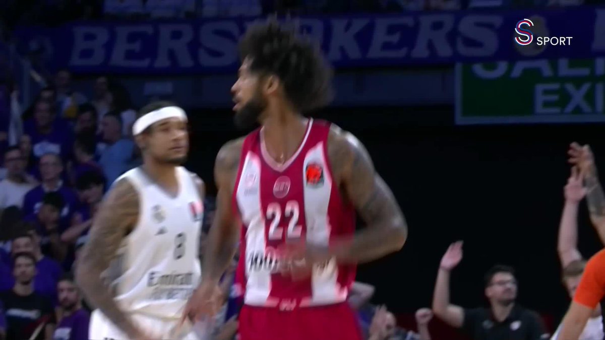 Tyler Dorsey, yanıyor 🔥🔥🔥 Yay gerisinden 4/4 isabet.