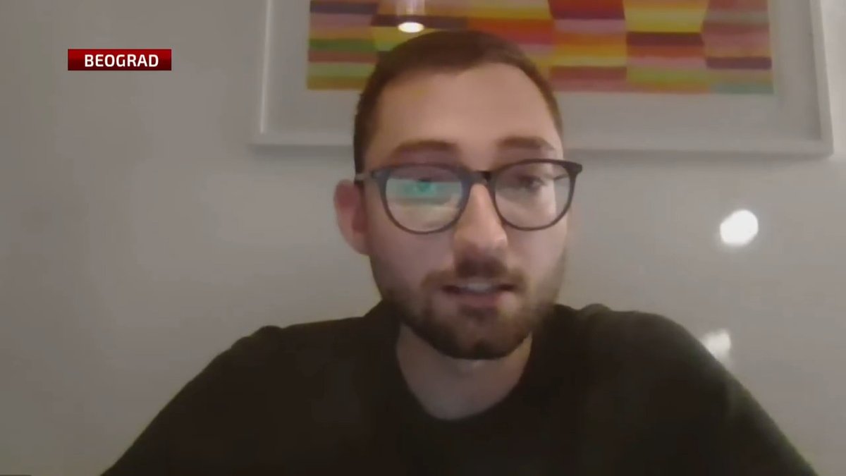 "Najvažnije je je reći da je neverovatno hrabro to što se student Fakulteta likovnih umetnosti Ognjen Marković ukrcao na flotilu i pokazao neverovatnu dozu ljudskosti. To je neverovatno hrabar gest, posebno kada znamo kakva je situacija u Gazi", rekao Branimir Đurović iz Inicijativa mladih za ljudska prava