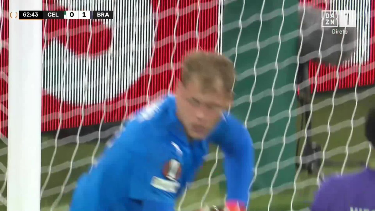 Simplesmente… Lukáš Horníček 🧱 #DAZNEuropa