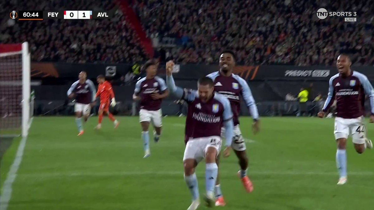 A beauty from Buendia and Aston Villa lead in Rotterdam 🔥 📺 TNT Sports & discovery+ UK