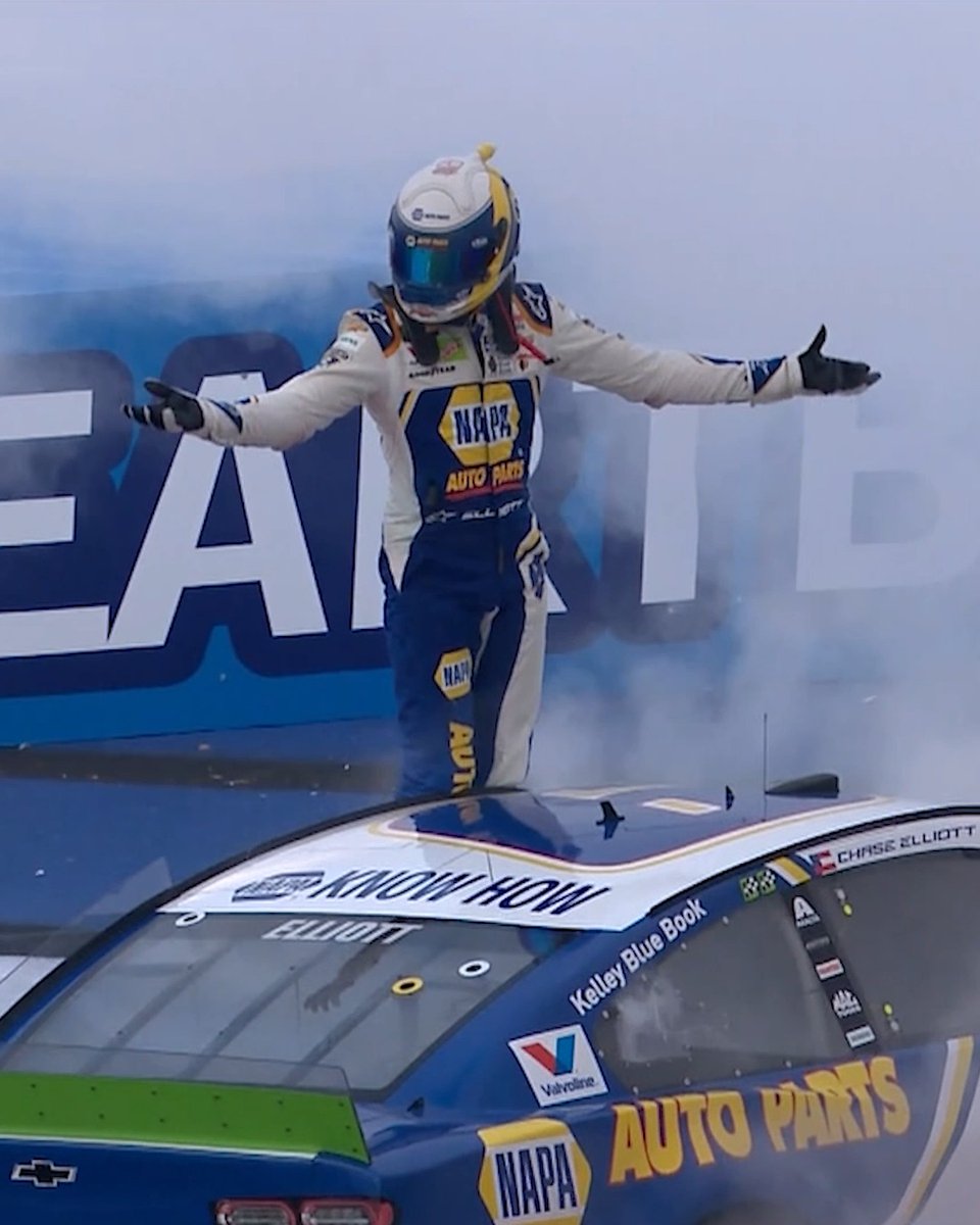 Not even the tire barrier could stop Chase Elliott that day. 💨