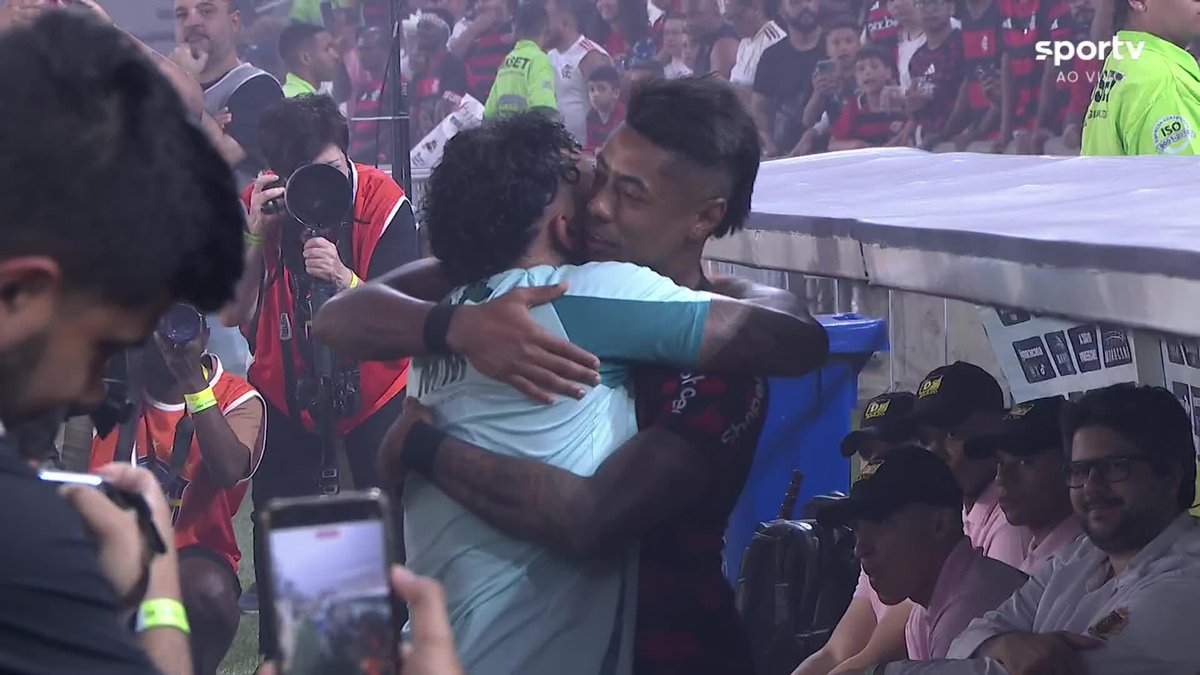 Gabigol 🤝 Banco de reservas do Flamengo