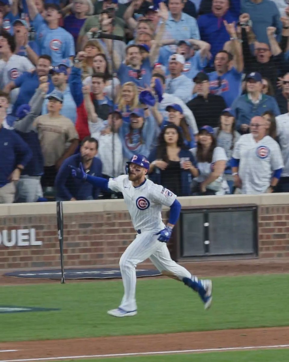 Michael Busch got all of that one 🚀 #Postseason