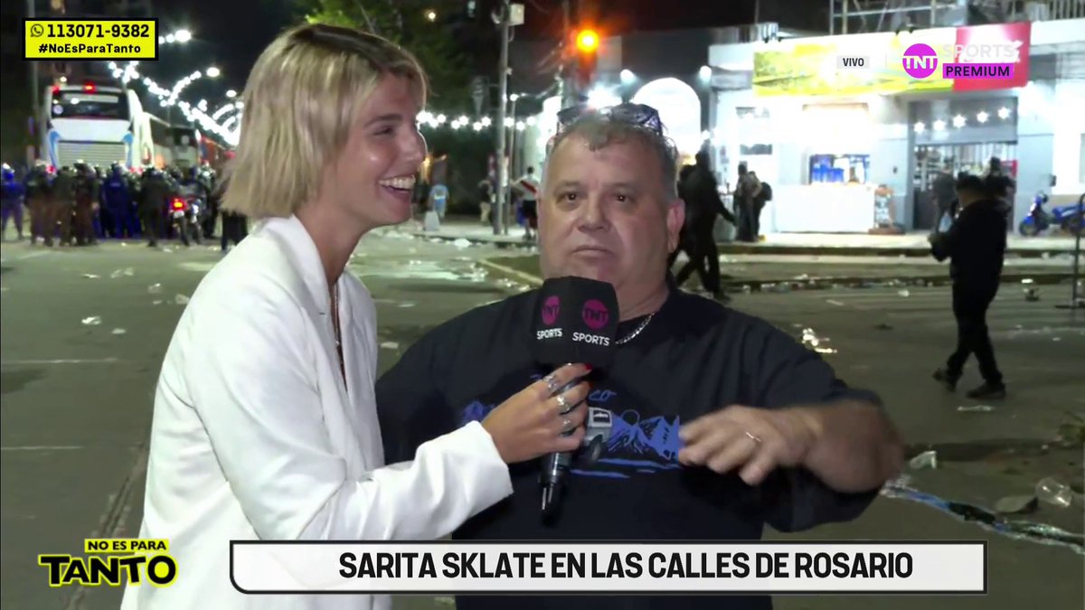 "LOS DE RIVER ESTABAN MUDOS, LOS ÚNICOS QUE SE ESCUCHABAN ERA LA HINCHADA DE RACING" Apareció un hincha de Rosario Central y contó cómo se sintió el ambiente desde afuera. #NoEsParaTanto