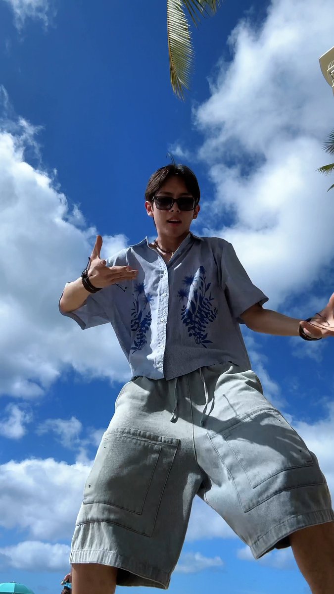 Si Ec'naad na bumaba sa Devas kasi day off niya 🕺 📸: SB19/TikTok #Justin #SB19