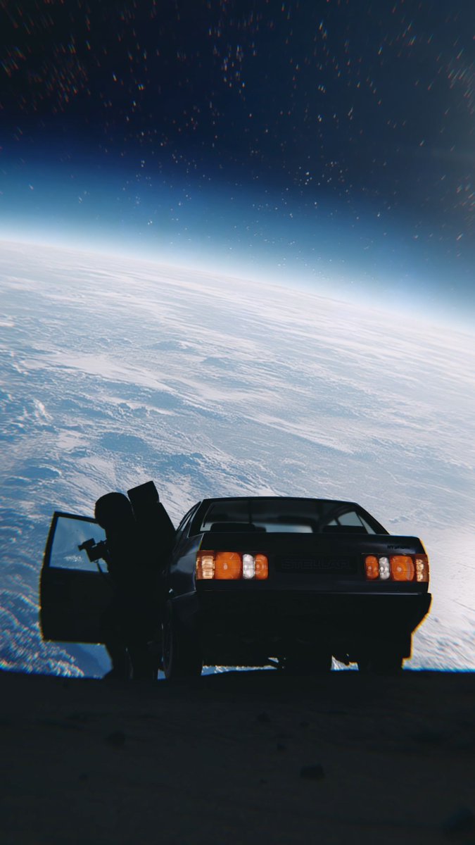 STELLAR takes its name from stellaris, meaning “of the stars.” Inspired by heritage catalogs that once portrayed cars like celestial bodies, we reimagine STELLAR on the moon—where the past meets the cosmos.