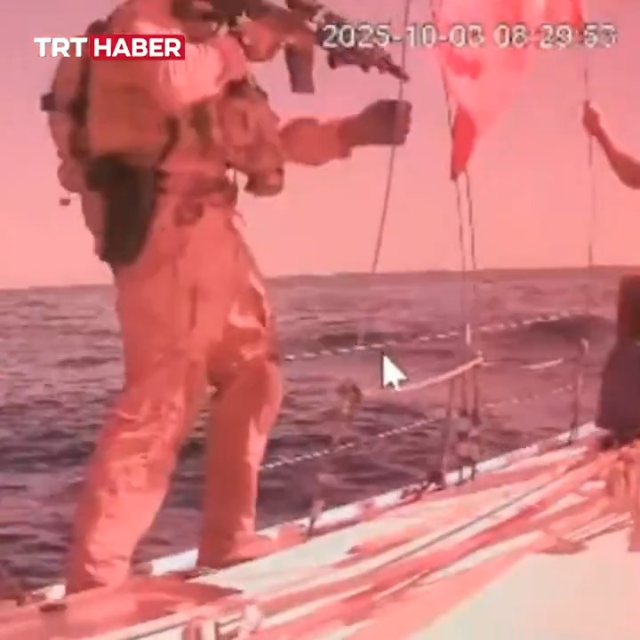 Katil İsrail unsurları, Küresel Kararlılık Filosu’ndaki Marinette gemisine de saldırdı. Filodaki son gemiyle de iletişim kesildi. #FreePalestine