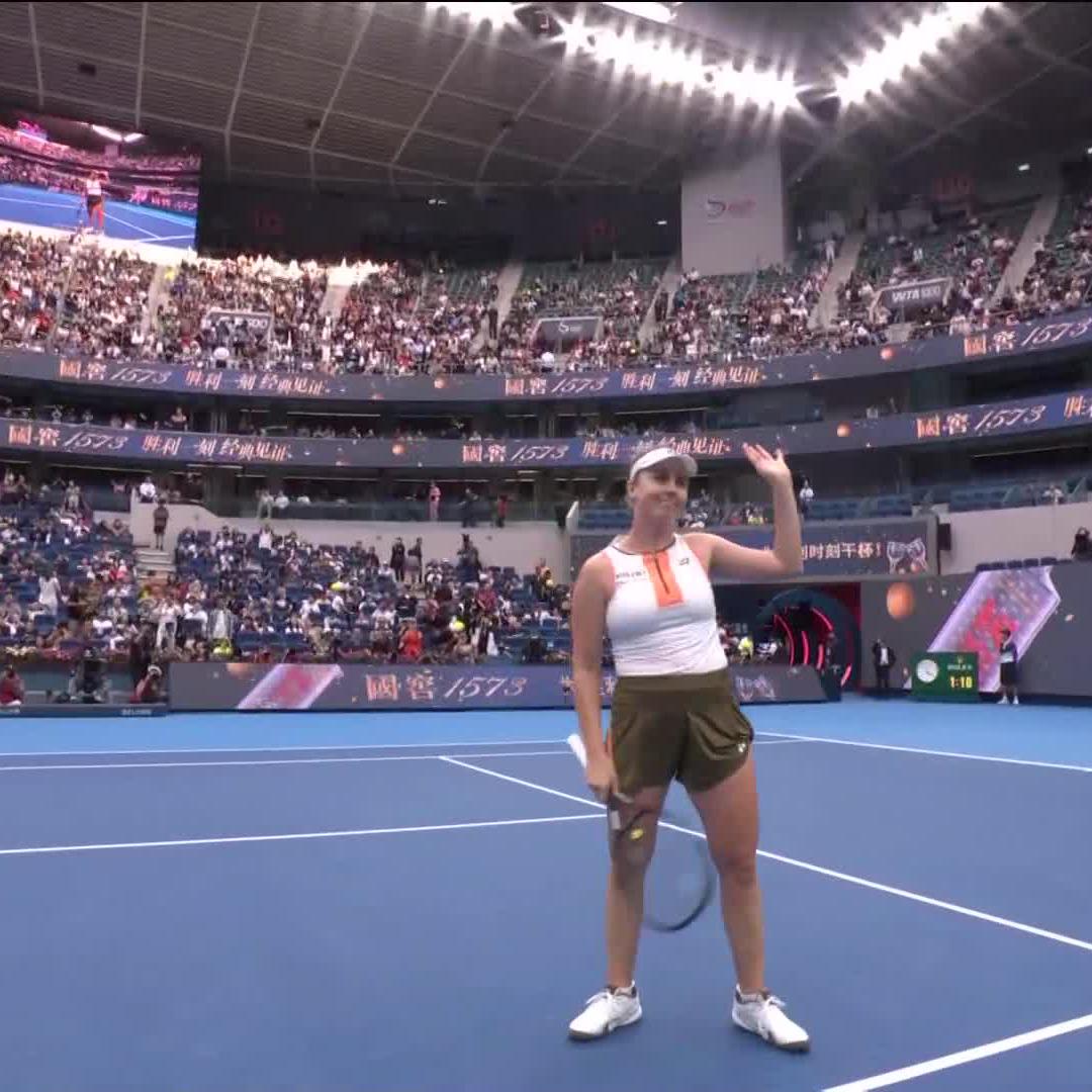 Set for a semifinal 💪 Linda Noskova overcomes Kartal 6-3, 6-4 and will play either Navarro or Pegula in the final four. #2025ChinaOpen