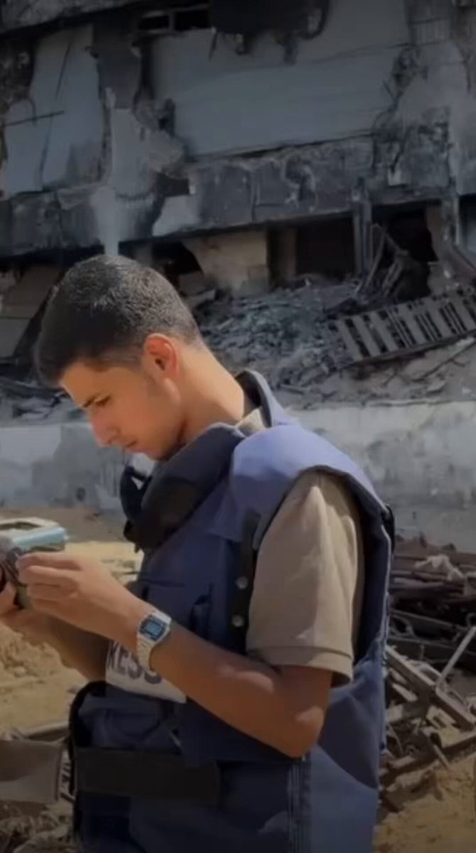 ما زال صدى صوتك يملأ قلبي كل يوم، وكلما رأيت نفسي مستسلماً، أقف وأتذكرك؛ كيف كنت تواصل رغم التعب والإرهاق، وكيف كانوا يلاحقونك في كل مكان. وصيتك لا تزال حية في قلبي، وأحاول أن أبقى ثابتاً على الطريق كما عاهدتك