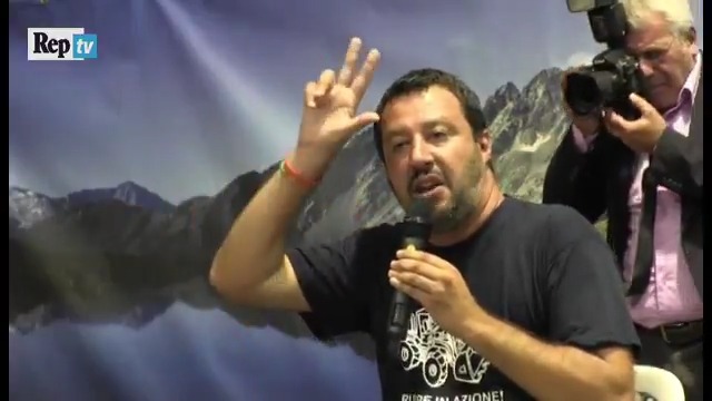 "Fermiamo l'Italia per tre giorni. Da Nord a Sud, blocchiamo tutto". Salvini smentisce sé stesso in tutte le linee temporali possibili.