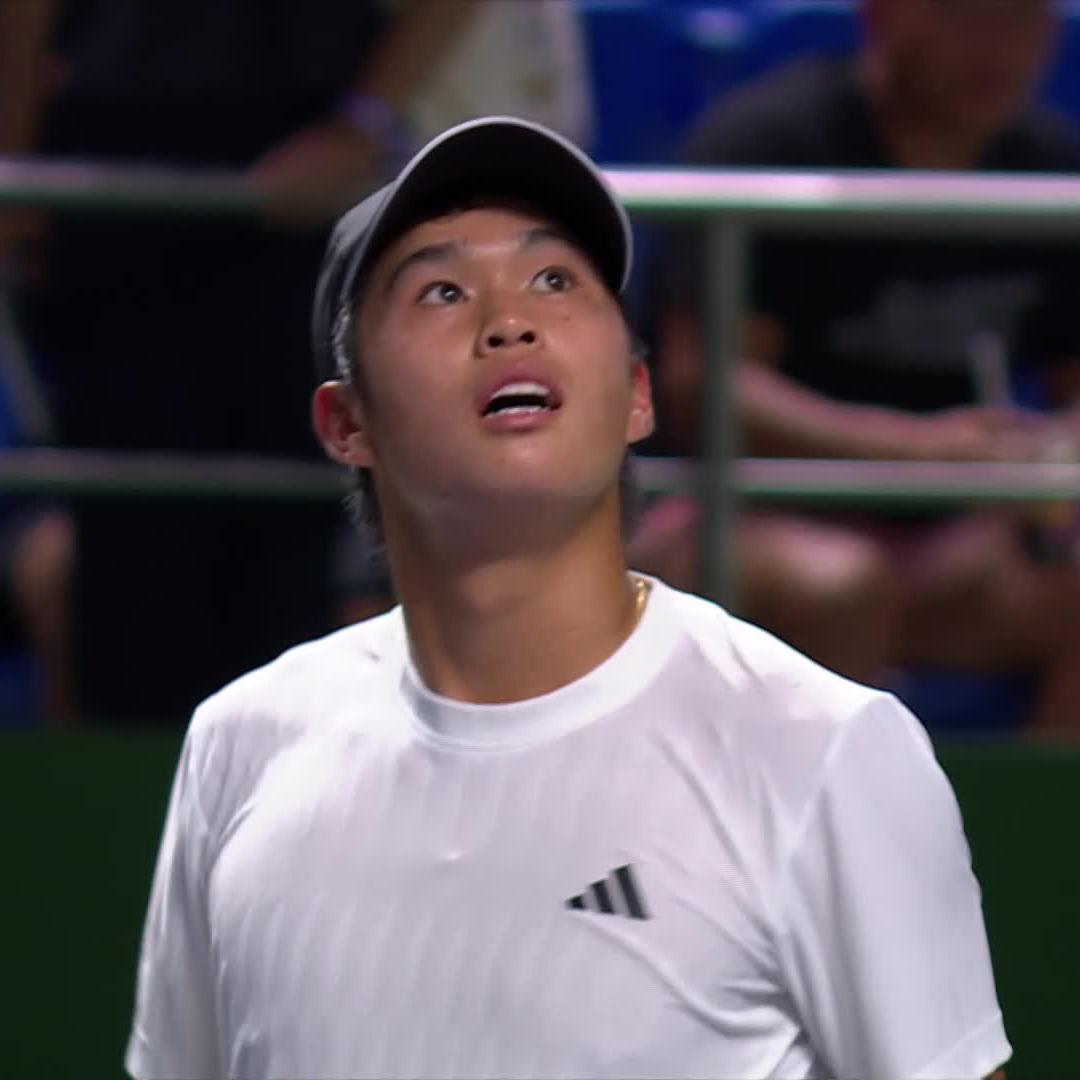 Debut delight 💪 Beijing Finalist Learner Tien continues his great form as he defeats Kecmanovic 4-6 6-3 6-4 🔥 #RolexShanghaiMasters