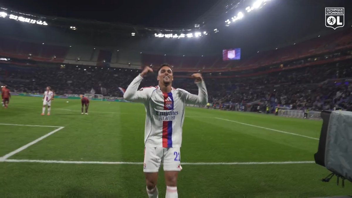 La tête de Ruben Kluivert au plus proche de la pelouse 💥🇳🇱 #OLFCS