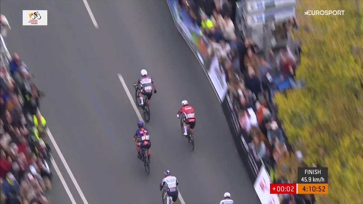 Jasper Philipsen wins Sparkassen Münsterland Giro for the 2nd time in a row. 👏🏼🇧🇪 Arnaud De Lie almost broke his bike again 10m before the finish otherwise he would have won this imo. Merlier sadly crashed in the last kms. #MuensterlandGiro