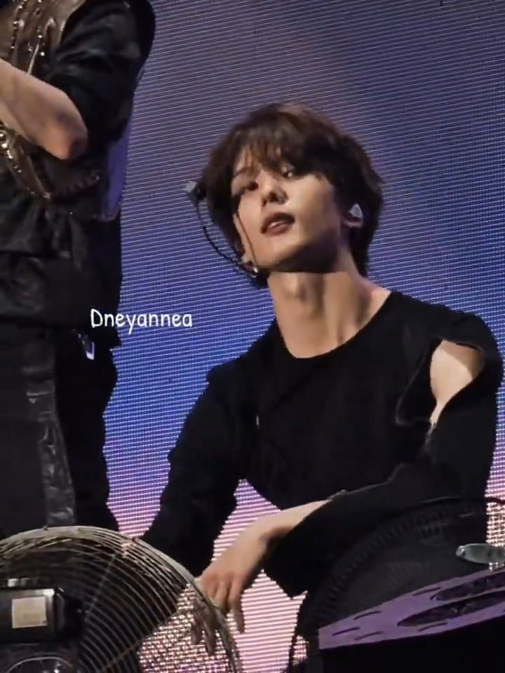 please jisung is soooo????? 😭😭😭 ㅡalso watch till the end! 🤭
