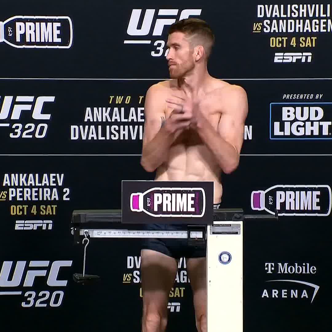 This bantamweight battle is all set! 😤 @CorySandhagenX comes in at 134.5 lbs to challenge for the belt! [ #UFC320 LIVE on @ESPN PPV ]
