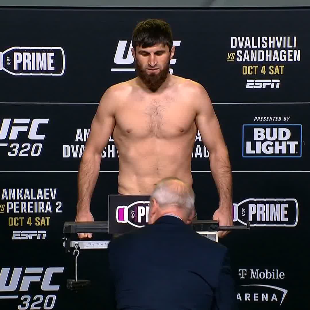 On weight for this rematch! 🏆 Muhammad big ANK Ankalaev comes in at 204.5 lbs for the main event! [ #UFC320 LIVE on @ESPN PPV ]