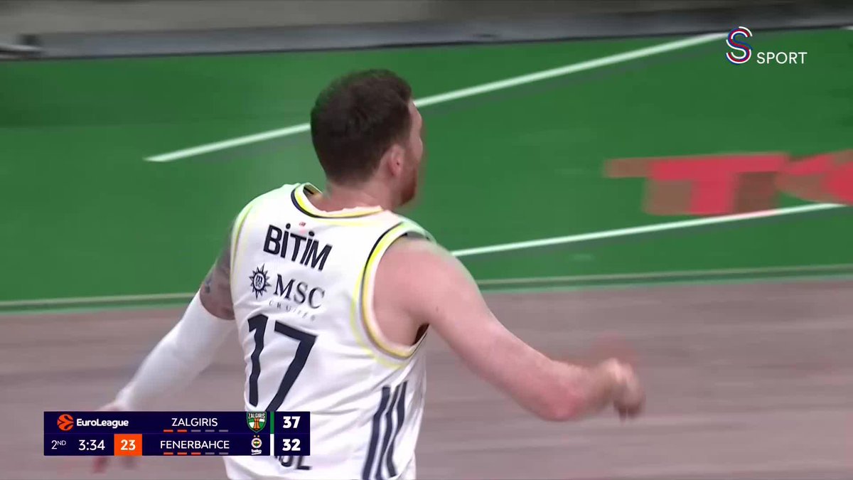 Onuralp Bitim, zor pozisyonda sayıyı bulmayı başardı. 💪