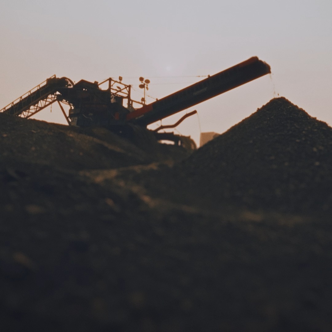 Some dreams dig deeper than others ⛏️ Who’ll strike the biggest share of this year’s $100 million in gold? Find out when #GoldRush returns Friday, November 7 on Discovery.