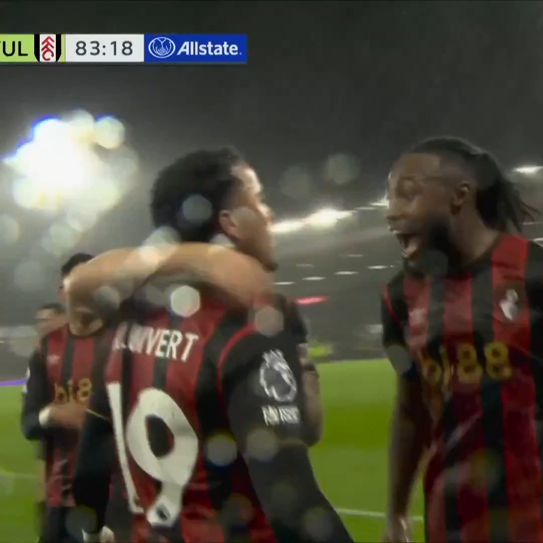 JUSTIN KLUIVERT, TAKE A BOW. A STRIKE WORTHY OF WINNING ANY MATCH.