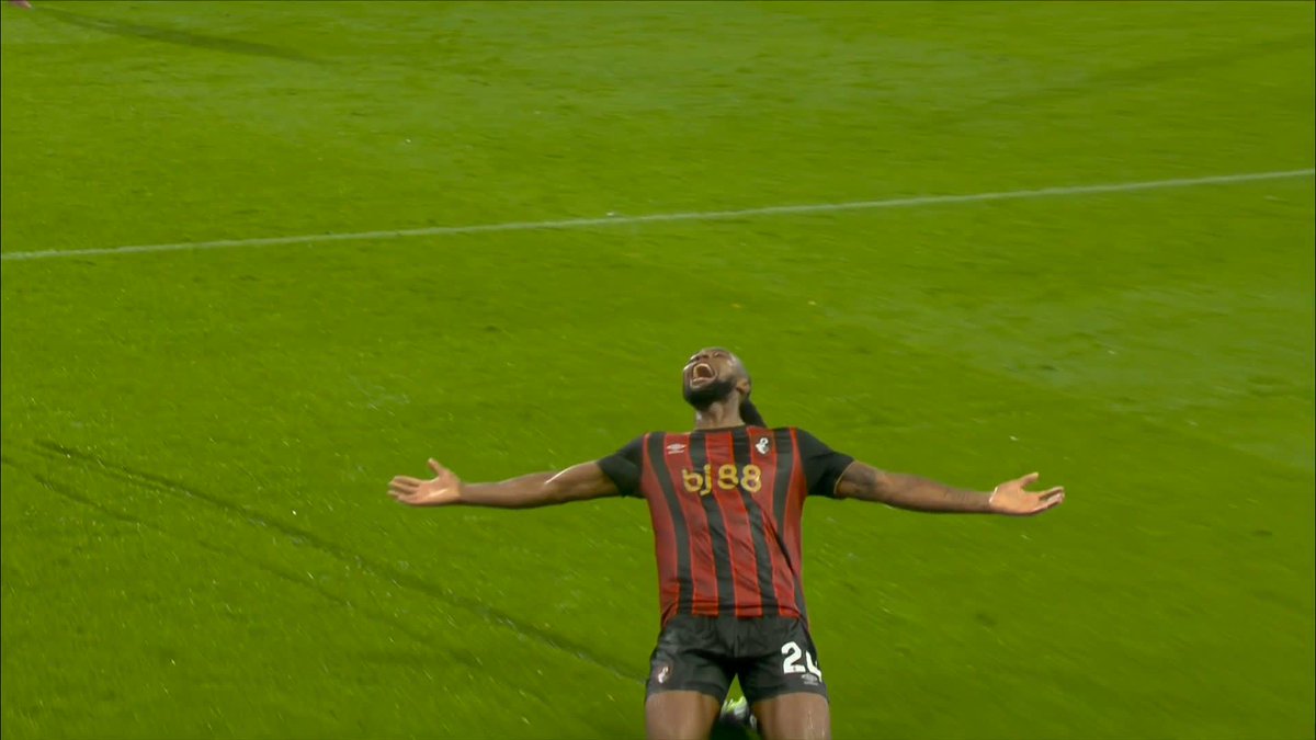 "Look at that desire... I love that" 😤 Jamie Redknapp and Steve Sidwell heap praise on Antoine Semenyo 👏