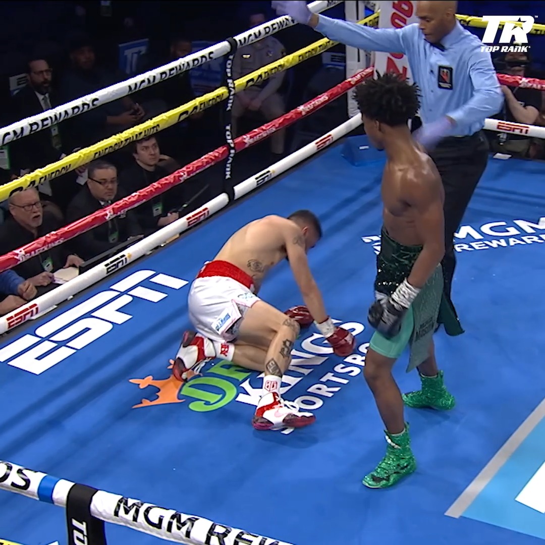 Ring ambassador Abdullah Mason knows how to end a fight in style! 🍿 Will he do it again to capture his first world title vs Sam Noakes? The Ring IV live on DAZN l موسم الرياض | Riyadh Season l Nov 22nd 🥊