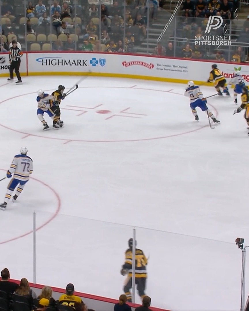 BRUNICKE GOES SHORT SIDE HIGH! 🎯 Elite move, elite shot to bring the Pittsburgh Penguins within one 👀
