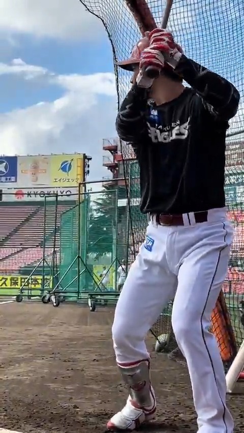 「久々や、人が投げる球」 打撃投手を相手にバッティング練習！ #岡島豪郎 #RakutenEagles #キ！