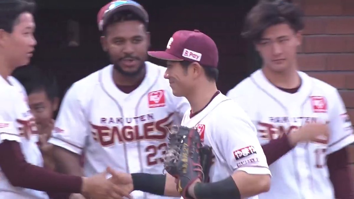 最後は東北楽天 岡島豪郎 選手がレフトの守備につき、鈴木大地 選手と交代しました💐👏 👇ライブ配信はこちら