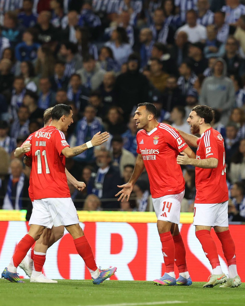 Na temporada passada, a ida ao Dragão foi assim. É para comer a relva.