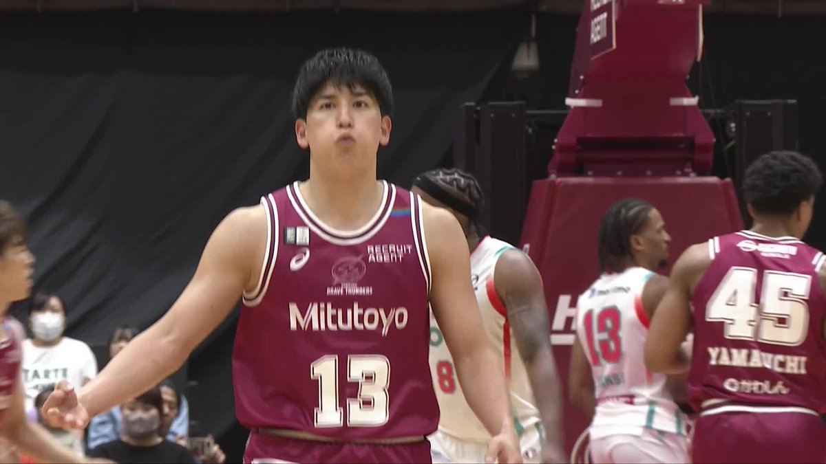 津山尚大、覚醒🔥🔥🔥 第3Qだけで5本の3Pシュートを決め、点差を1点まで縮める！ 津山尚大 川崎ブレイブサンダース⚡️川崎からバスケの未来を⚡️ #Bリーグ #りそなグループ #Bリーグ開幕