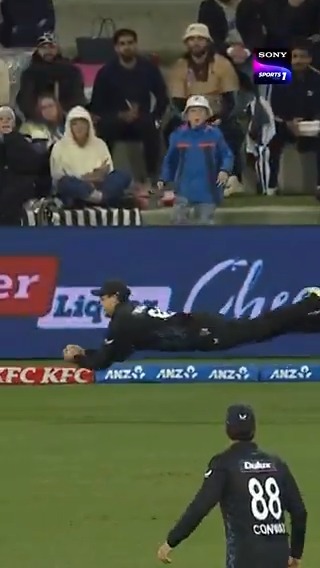 THE FLYING KIWI ON DISPLAY.