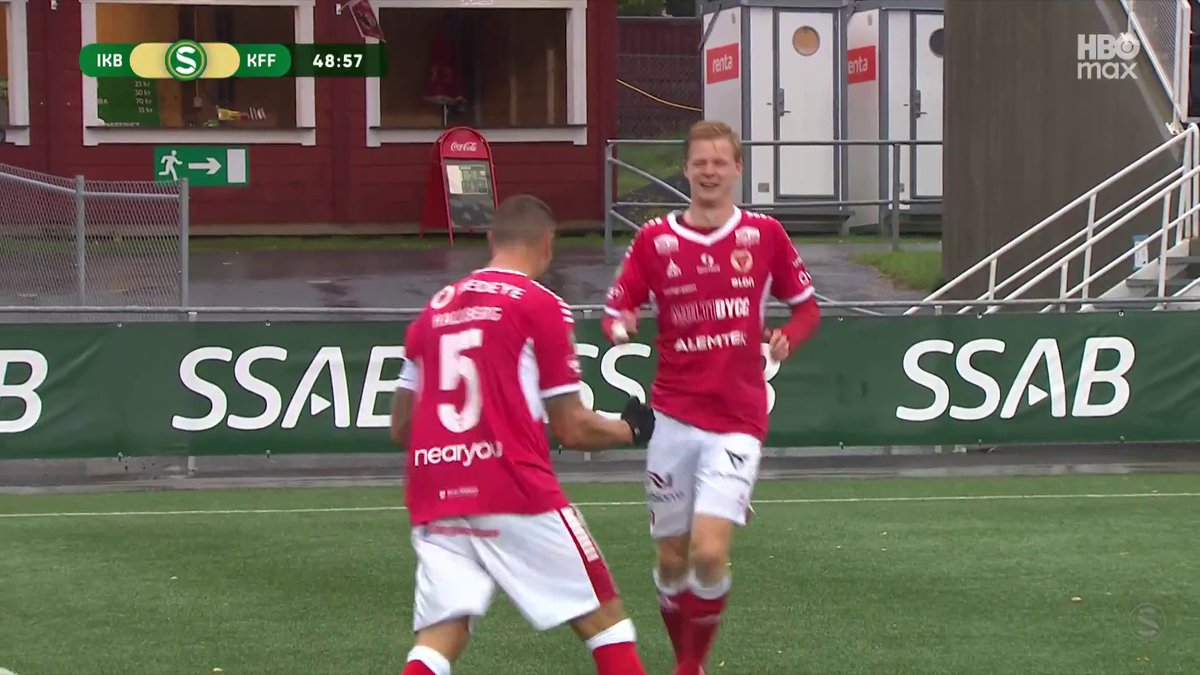 "Så där får det inte se ut när man möter ett topplag!" 🎙️ Brages målvakt slarvar och Melker Hallberg är påpassligt framme och kan utöka till 3-1 för Kalmar FF. 📲 Se matchen på HBO Max