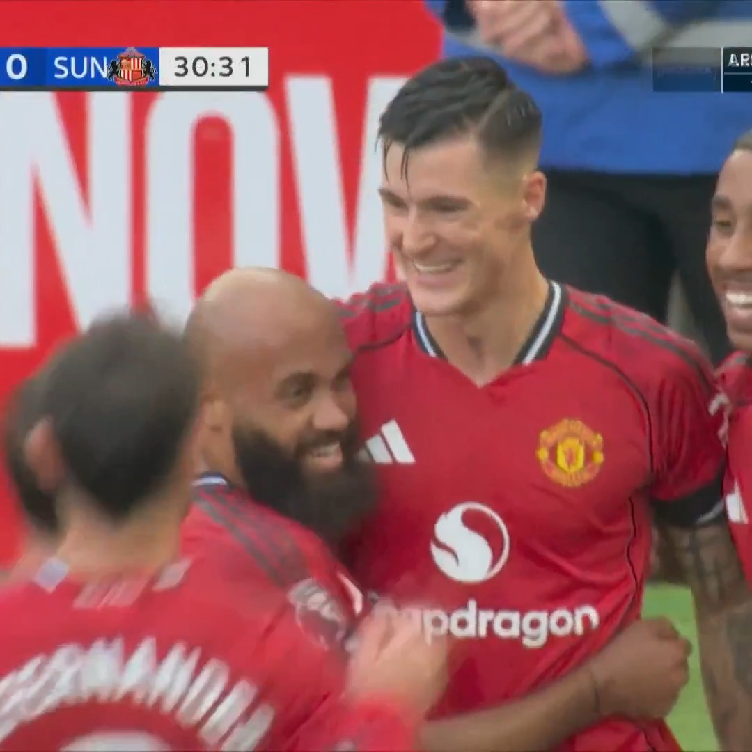 Benjamin Sesko celebrates his first goal at Old Trafford as Man United double their lead over Sunderland. 💪