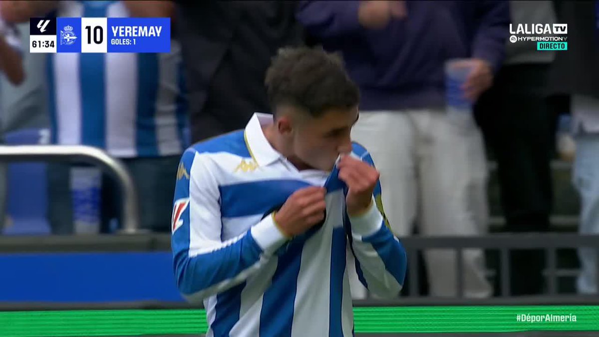 Rechazó millones para vivir momentos como este 💙🤍 Decidió quedarse en Coruña para devolver a su Dépor a Primera ✨ Lo de Yeremay y el RC Deportivo: dime que no es la historia perfecta #LALIGAHYPERMOTION
