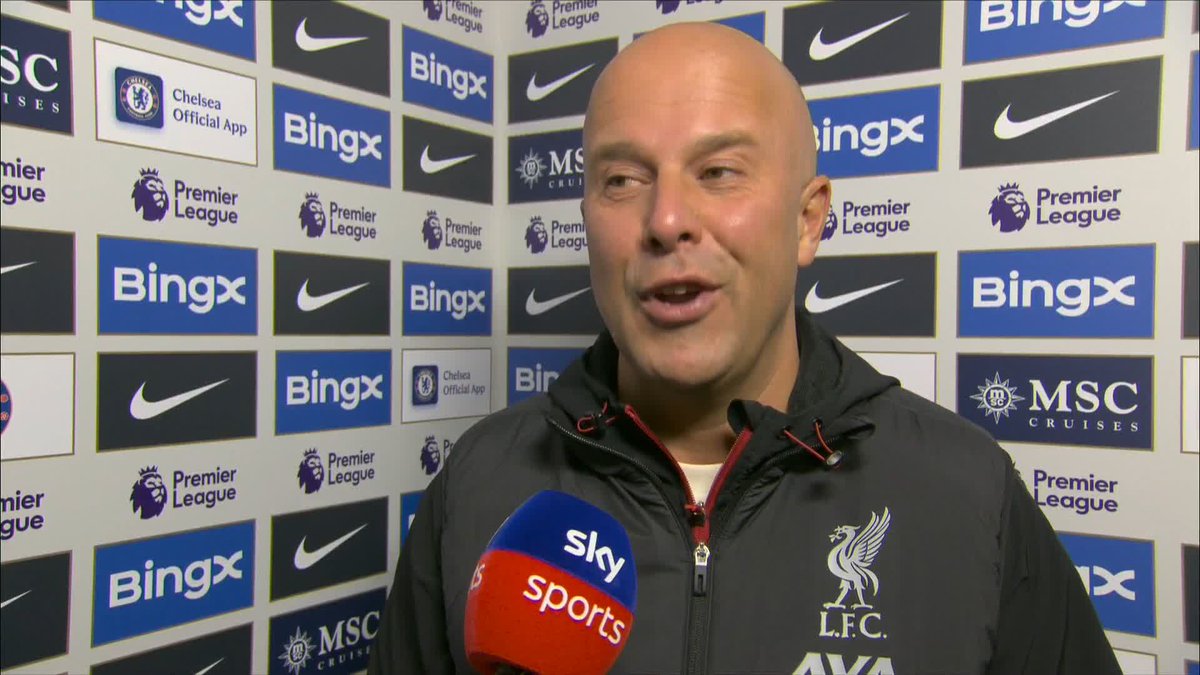 "We play a lot of games, it's normal to change one or two players." Arne Slot explains his decision to start Giorgi Mamardashvili in goal for Liverpool and leave Florian Wirtz on the bench ✍️