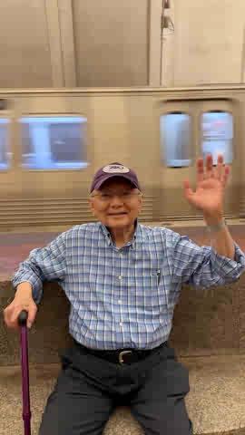 Turning 90 soon, Tino relies on Metrobus &amp; Metrorail every day to get around the city, including rides to Reagan Airport when he has time to travel &amp; visit family. As we wrap up #WeekWithoutDriving, let’s remember how important public transit is, especially for seniors! 🚇🚍