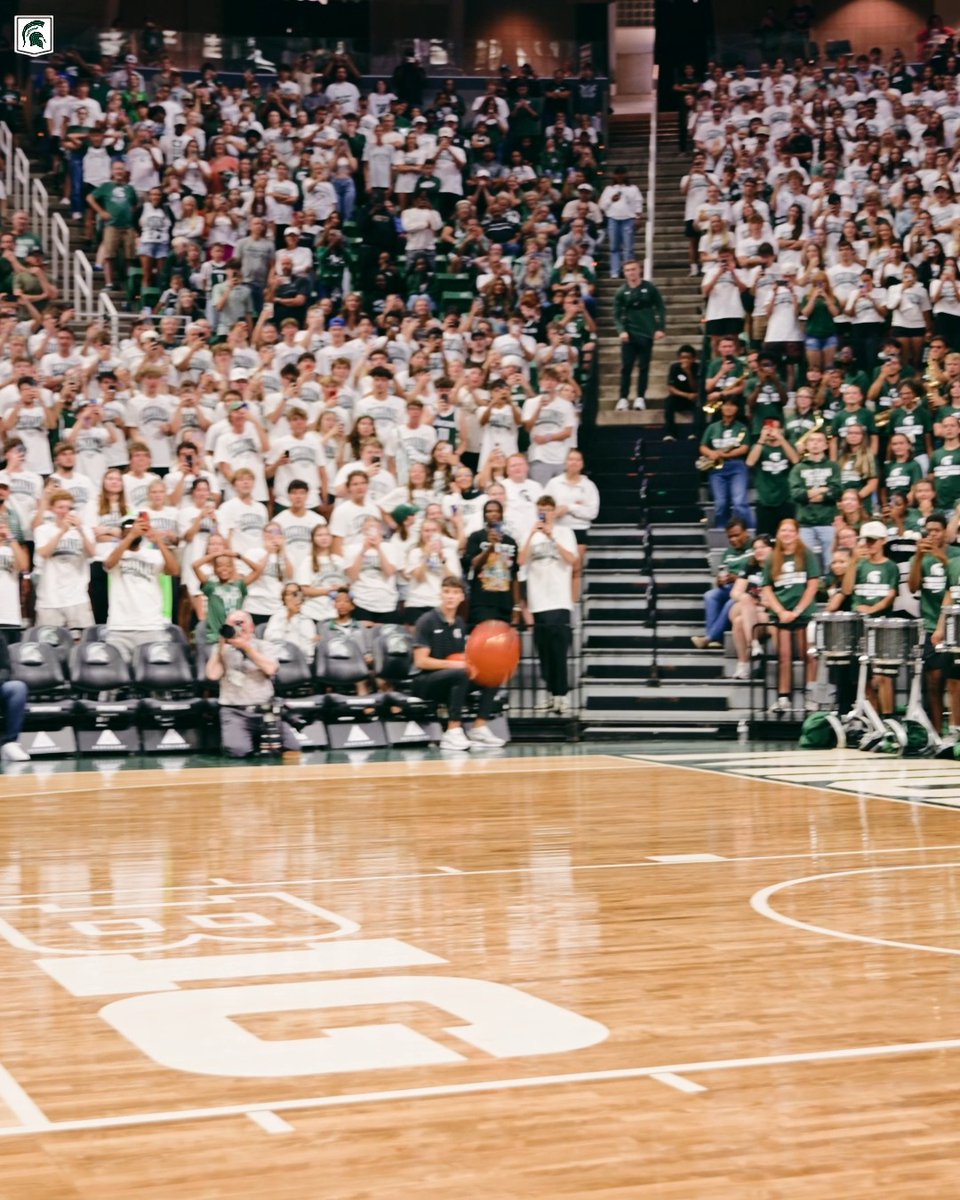 Coen Carr, Cam Ward, and Trey Fort were FLYING in Michigan State's dunk contest ✈️ (via Michigan State Men's Basketball)
