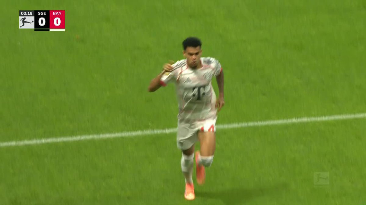Luis Diaz scores 15 seconds into the match for Bayern!